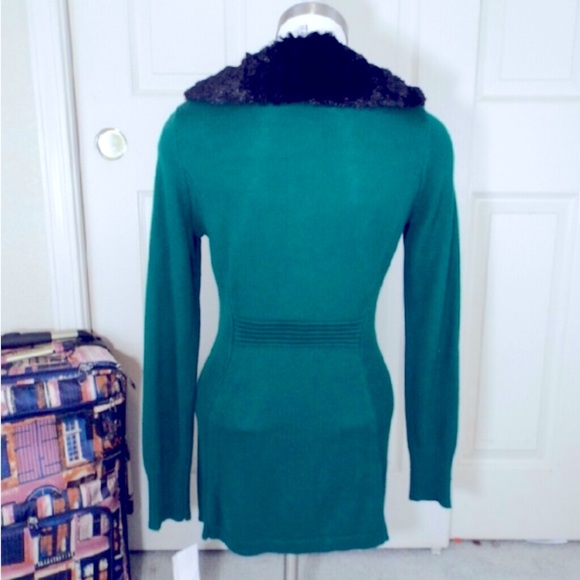 Green ❤️ Long ❤️ gorgeous sweater jacket ❤️ zipper black fur collar ❤️ ❤️ ❤️ - Picture 2 of 6